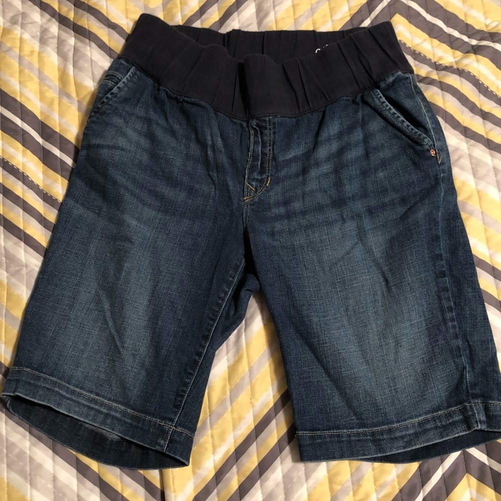 Gap elastic banded shorts